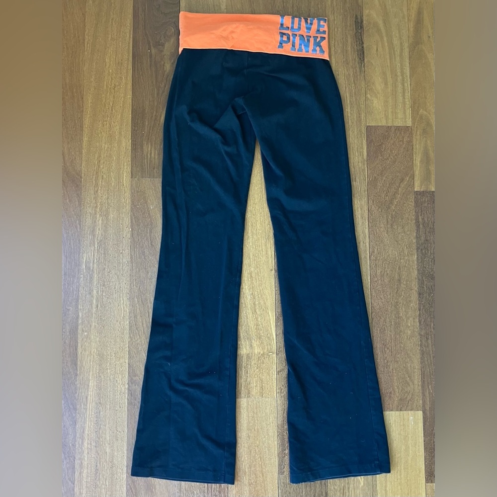 PINK Victoria's Secret Chicago Bears Black Legging with Orange Waistband Size XS - Picture 2 of 3
